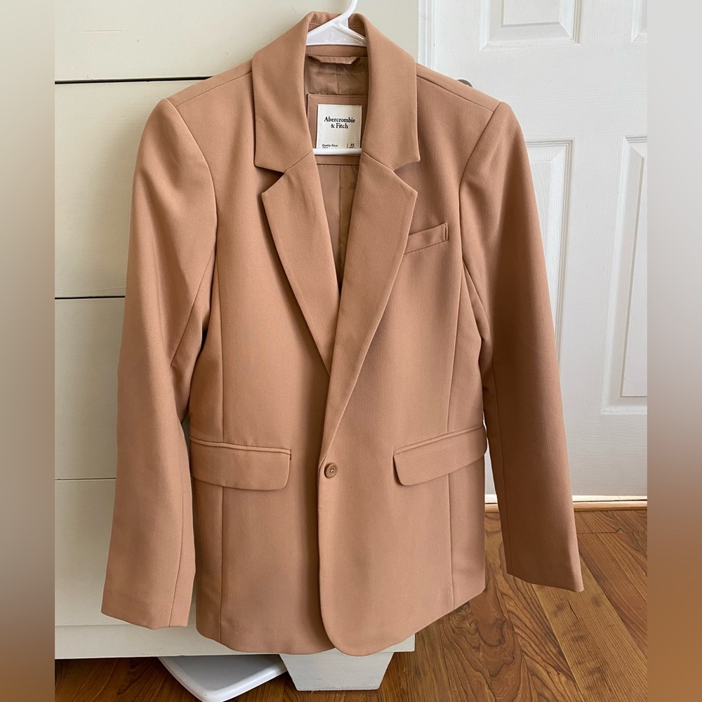 Abercrombie Women’s Tan Blazer